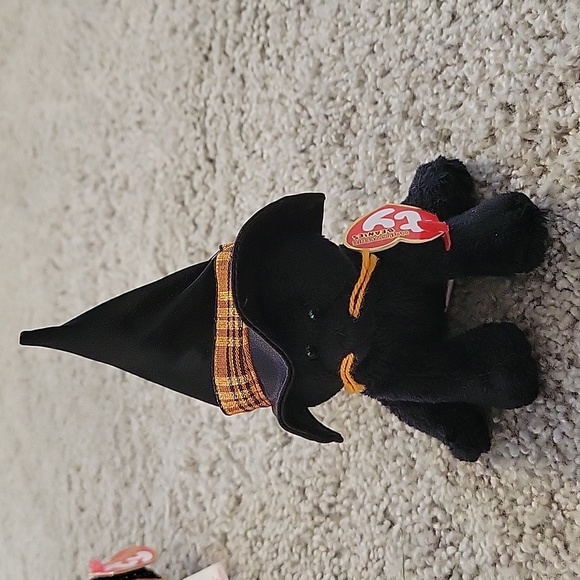 Halloweenie Beanies - Picture 8 of 9